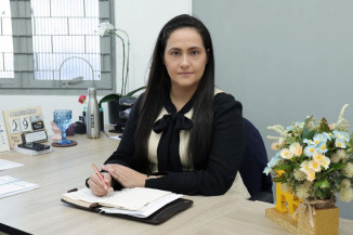 Secretária Municipal de Fazenda, Suelen Nunes Venâncio, anuncia serviços que serão prestados exclusivamente online. Foto: A. Frota