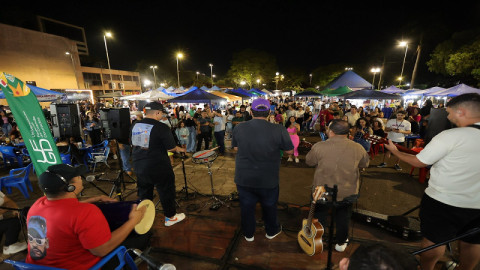 Grupo Não Tem Hora animou a feira, que foi pensada para ampliar o calendário de eventos em Dourados – Fotos: A. Frota