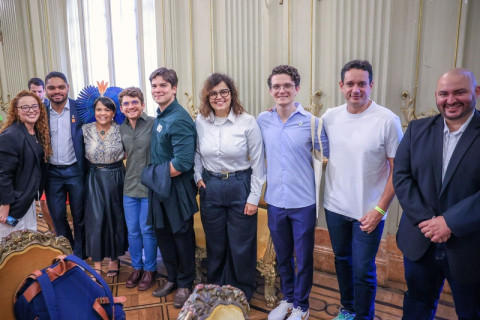 Vereador Franklin Schmalz (PT) entre outros parlamentares no encontro realizado no Rio de Janeiro (Foto: Assessoria/CMD)