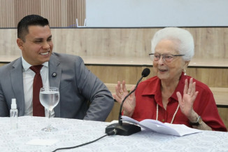 Sessão Solene destaca legado educacional e reconhece 45 anos de serviços prestados à comunidade. (Foto: F.Grott)