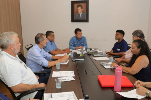 Prefeito Marçal Filho reunido com representantes do Sindicato dos Trabalhadores em Educação de Dourados: diálogo constante com a categoria. Foto: A. Frota