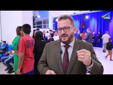 Vereadores entregam comendas a personalidades e empresas de destaque